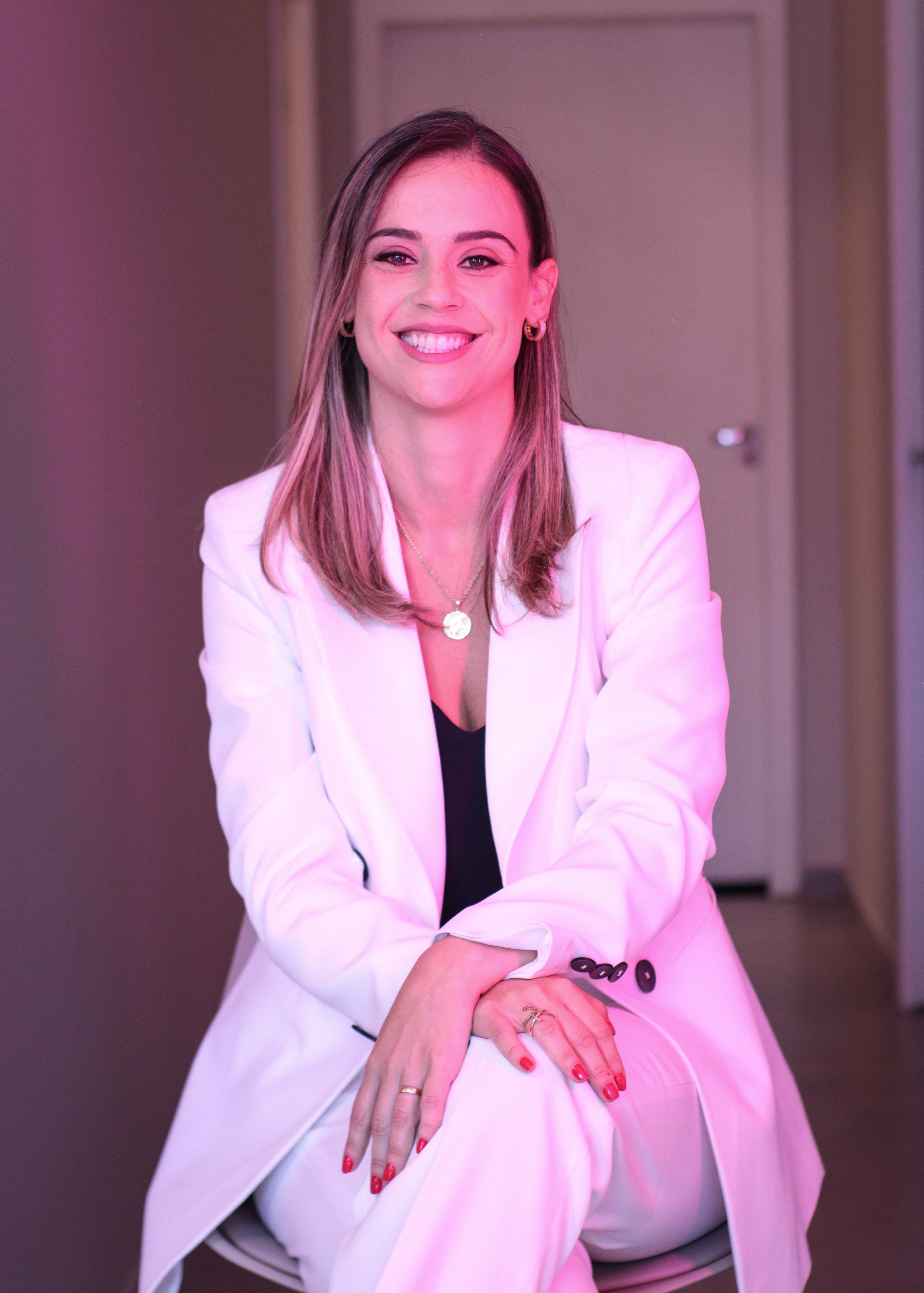 Dra. Isabel Aragão — Médica Especialista em Emagrecimento
